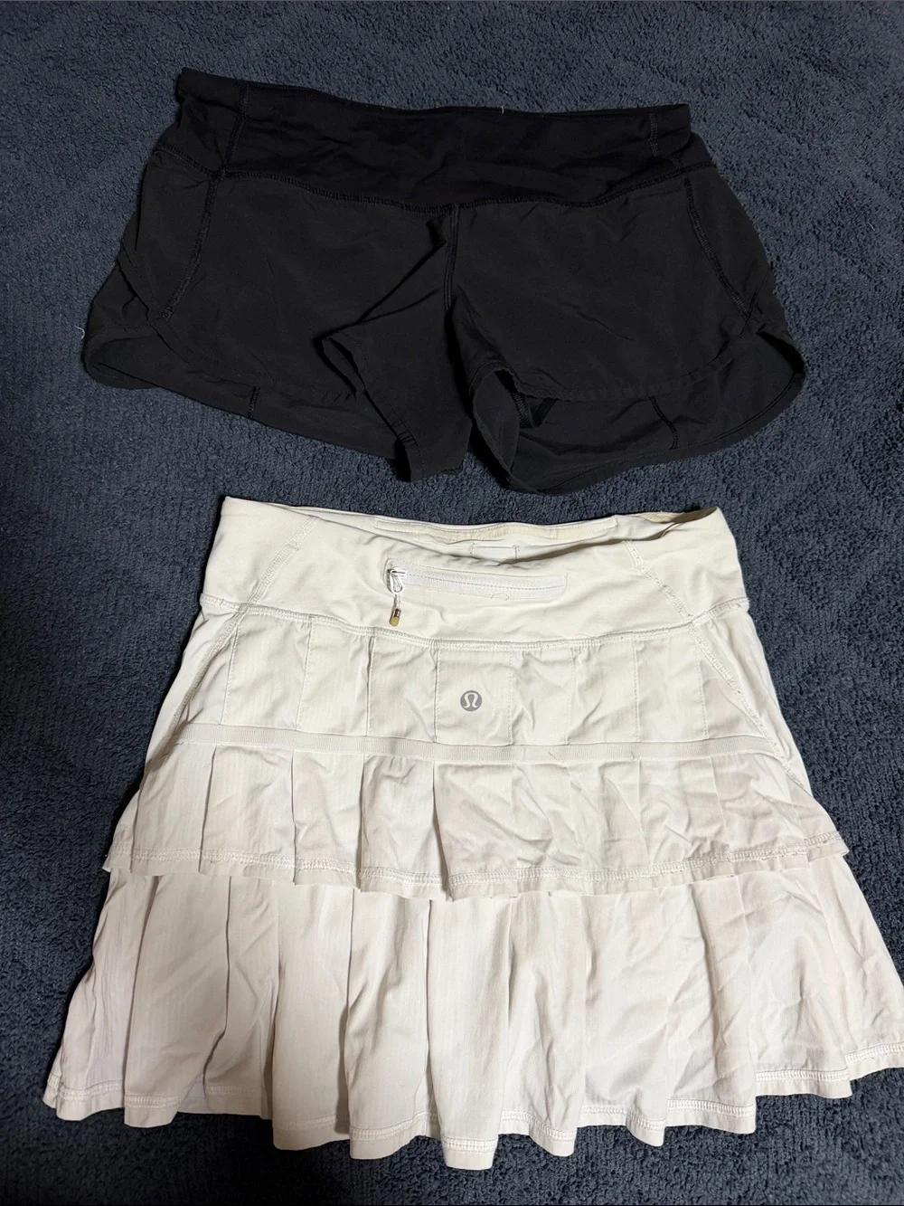 Lululemon White Pleated Athletic Skirt with Black Running Shorts bundle size 4